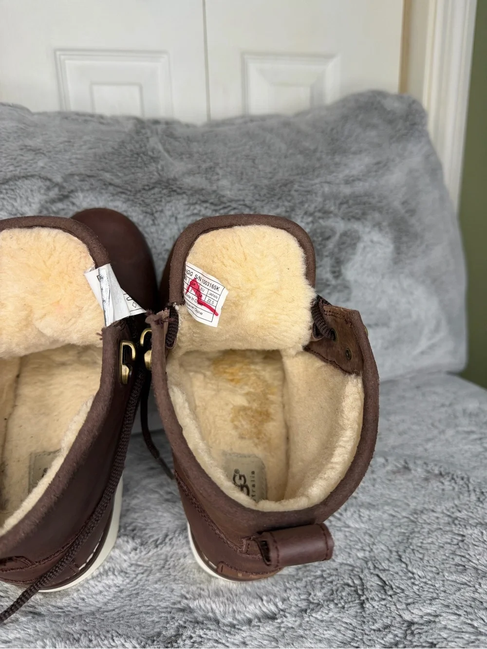 UGG Kids Brown Leather Waterproof Lace-Up Boots